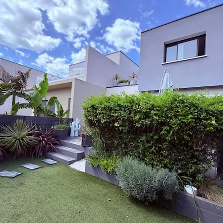 Spacious House With Garden Holiday home