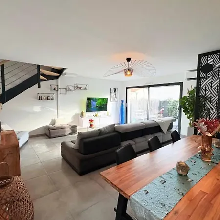 Spacious House With Garden Holiday home *