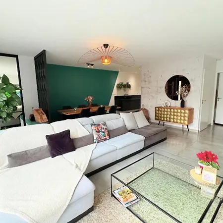 Spacious House With Garden Holiday home Lattes